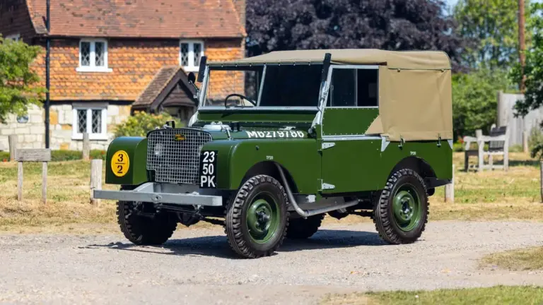 O Land Rover Militar Mais Antigo do Mundo Ainda Funciona
