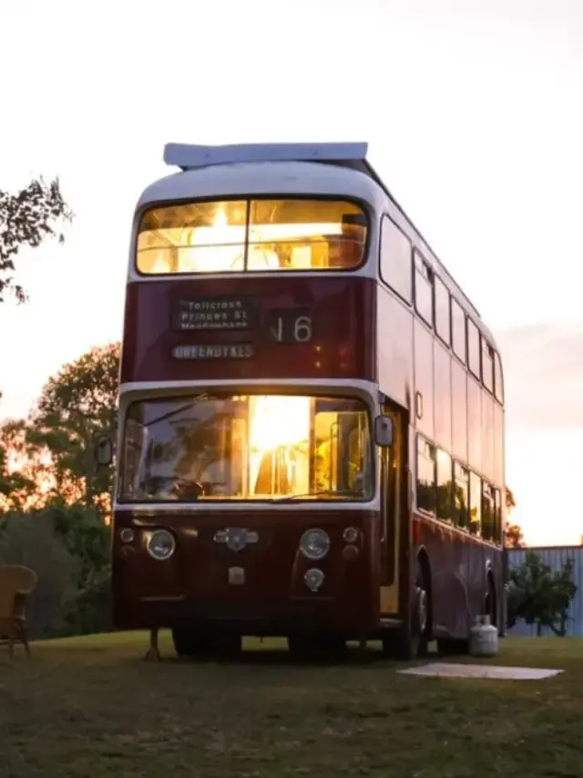 Raro ônibus escocês de 1966 vira casa vintage sobre rodas